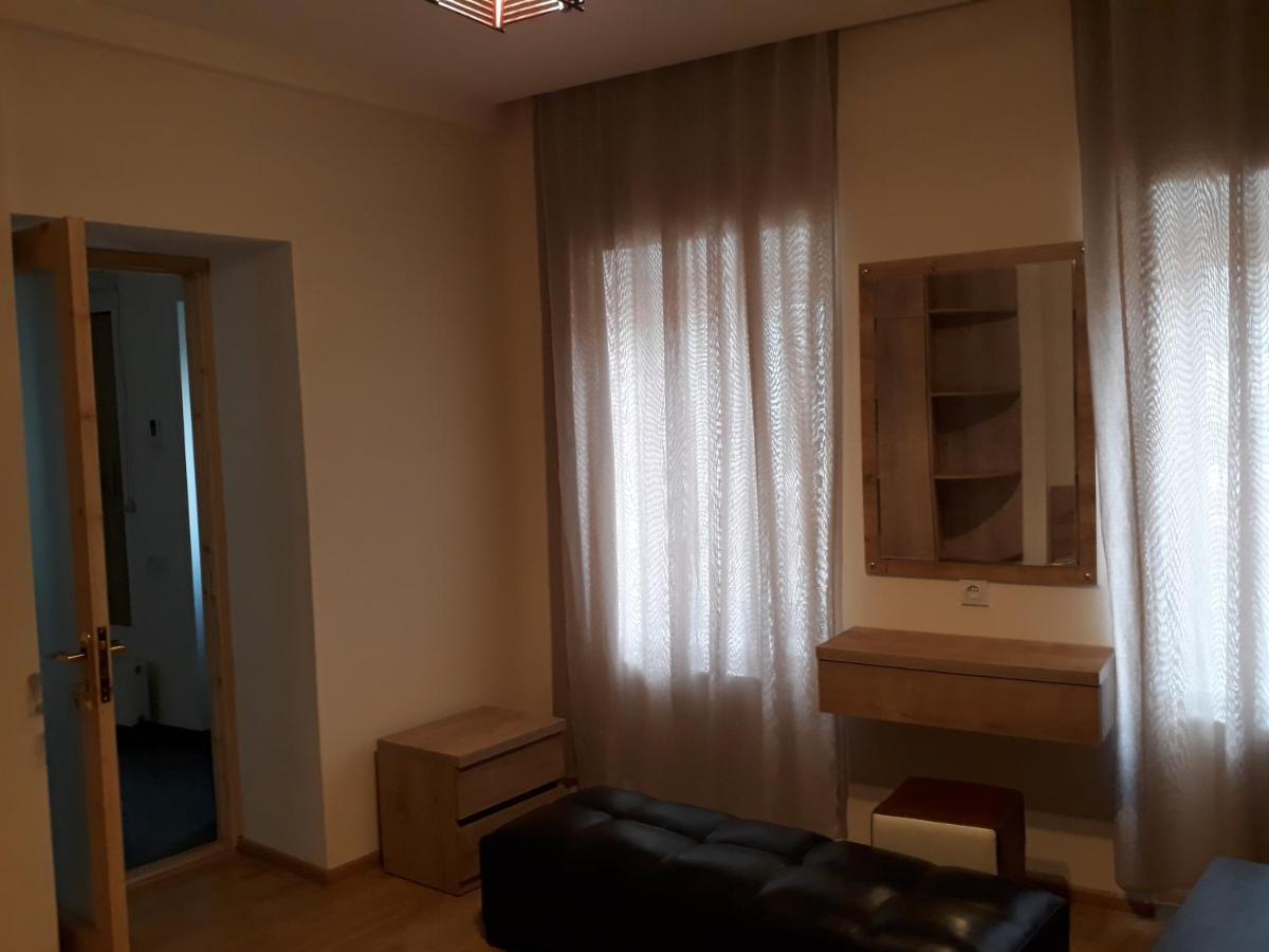2 Bedroom Apartment In Chugureti Tiflis Dış mekan fotoğraf