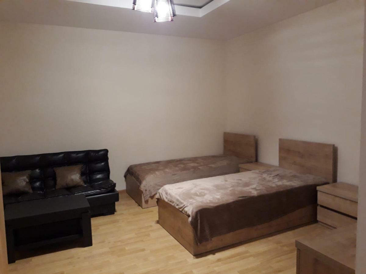 2 Bedroom Apartment In Chugureti Tiflis Dış mekan fotoğraf